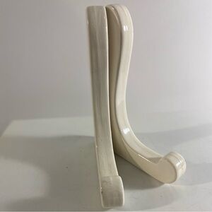 Vintage Ceramic Easel Height 8”